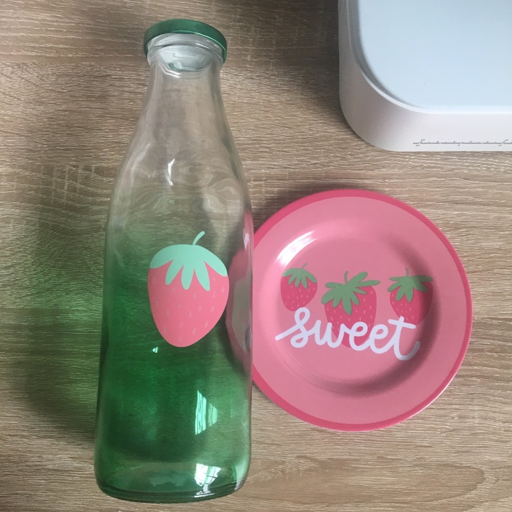 Strawberry Dish Set